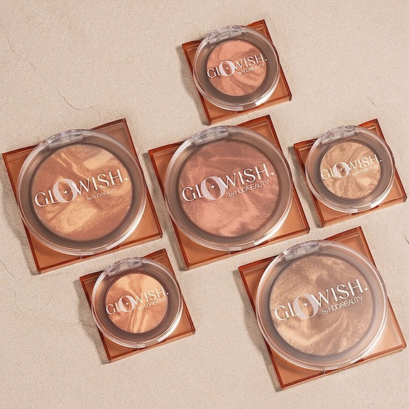 Huda Beauty 04 Deep Tan Glowish Soft Radiance Bronzing Powder - Picture 4 of 4